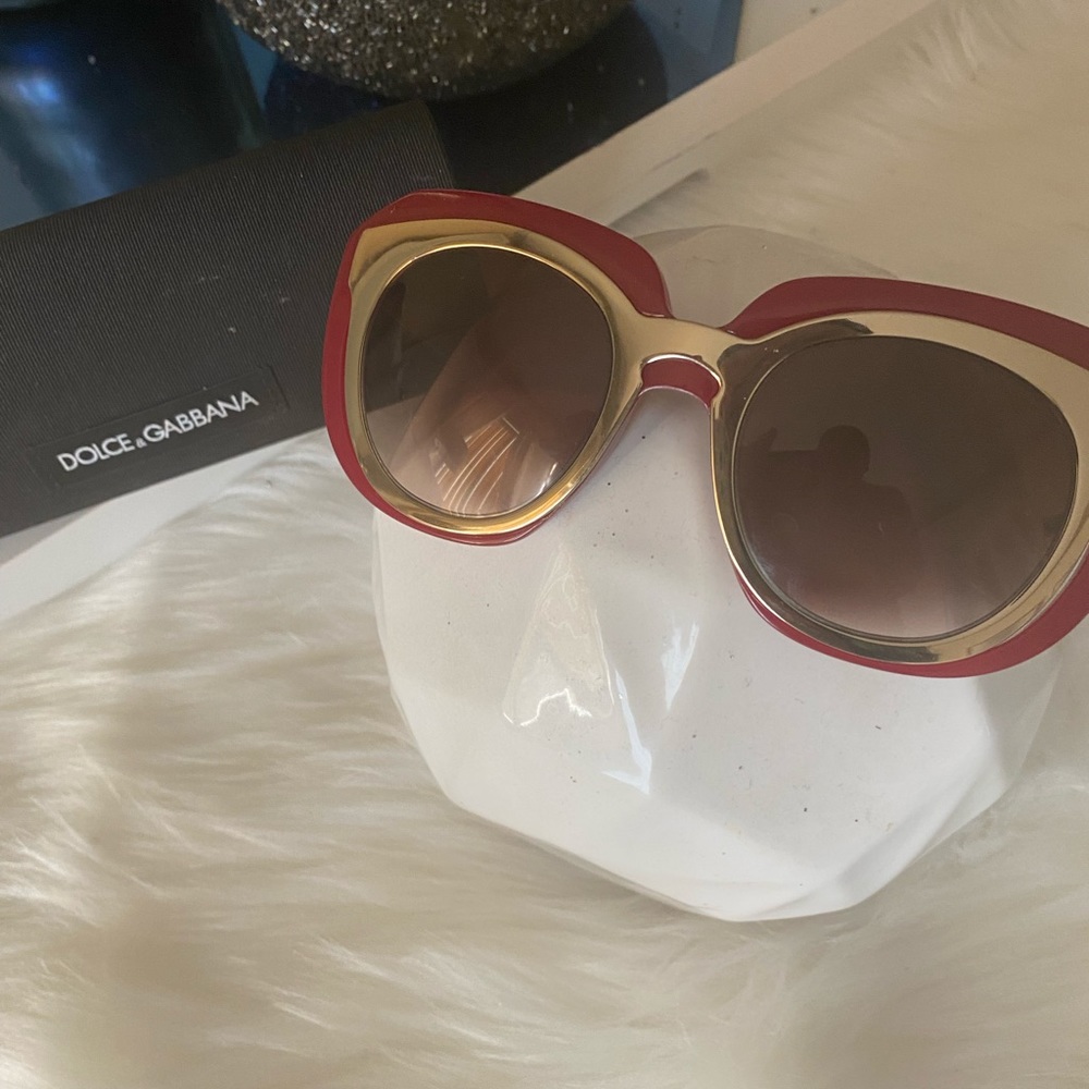 Dolce Gabbana stylist two tone Gold and Red shades.